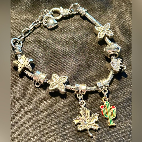 925 Sterling Silver Whimsical Charm Bracelet Star Maple Cactus Umbrella & Clover - Picture 9 of 11